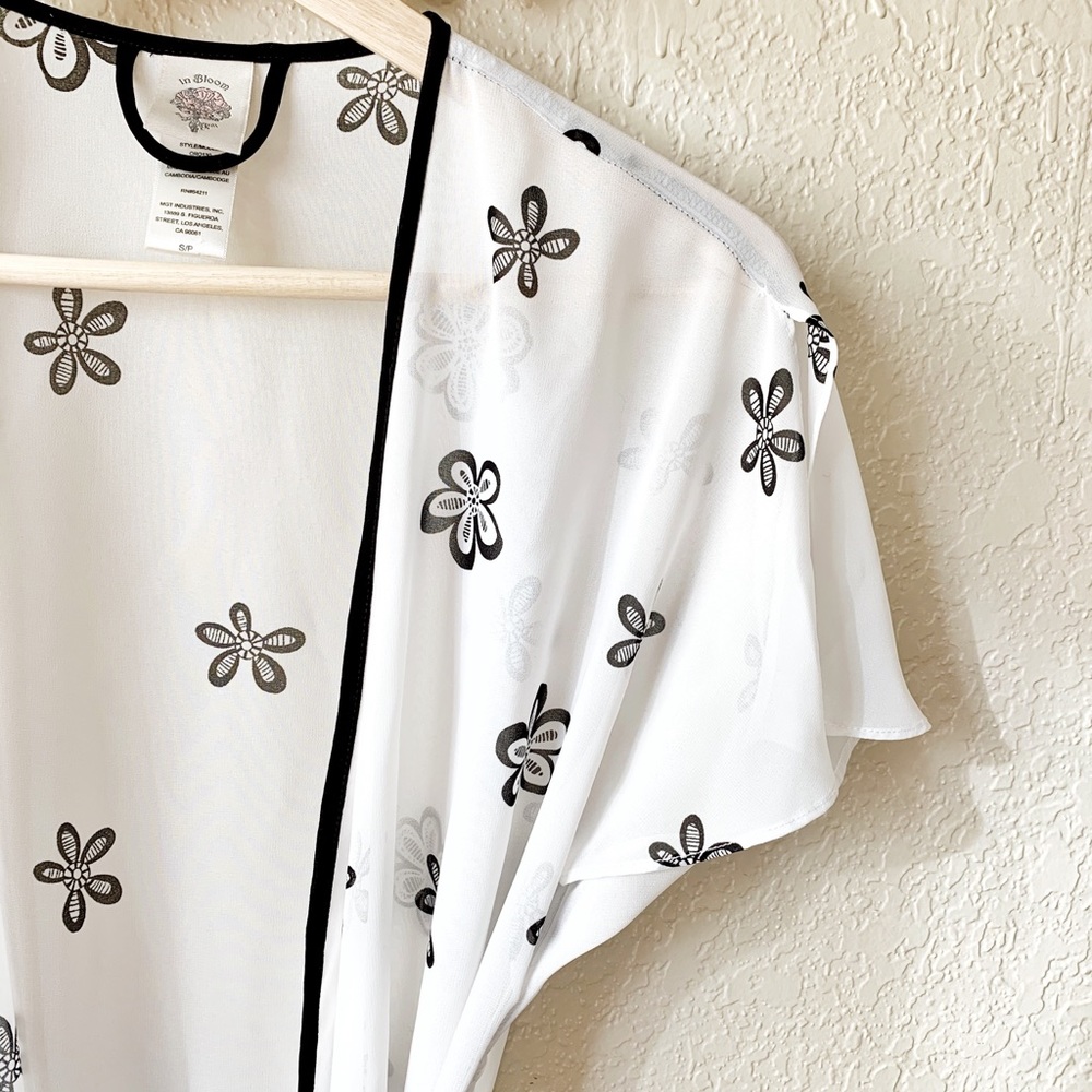 In Bloom Robe - Picture 8 of 8